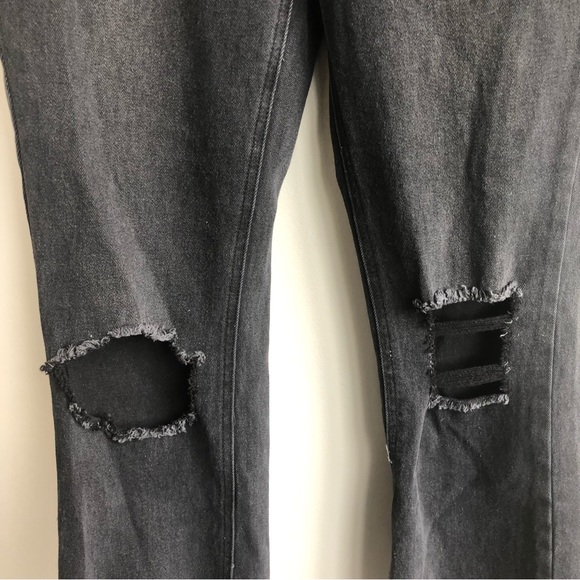 NWT Avec Les Filles Straight Leg Jeans with Ripped Knees & Frayed Raw Hem - Picture 8 of 12